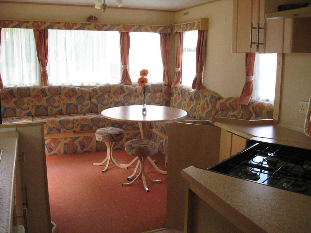 Cosy Caravan At Blackmoor Farm Ludchurch Kültér fotó