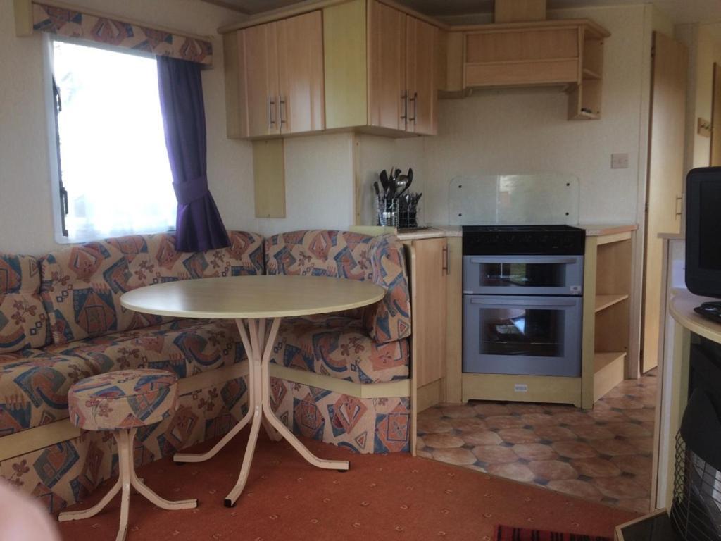 Cosy Caravan At Blackmoor Farm Ludchurch Kültér fotó